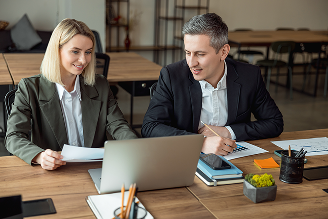 barbri_two-lawyers-working-together_NALP-page-image